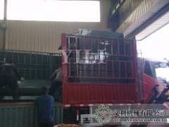 正在裝車(chē)預備發(fā)貨的脈沖除塵器